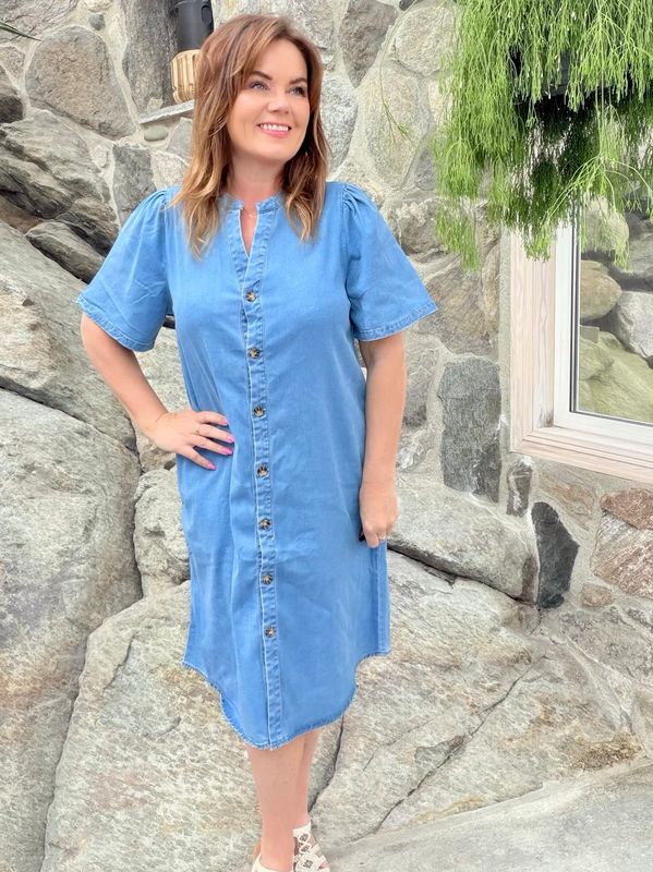 Solda kjole med knapper