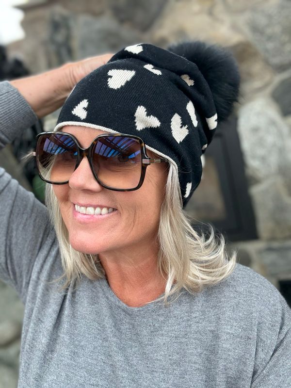 Hjerte-lue med avtagbar dusk