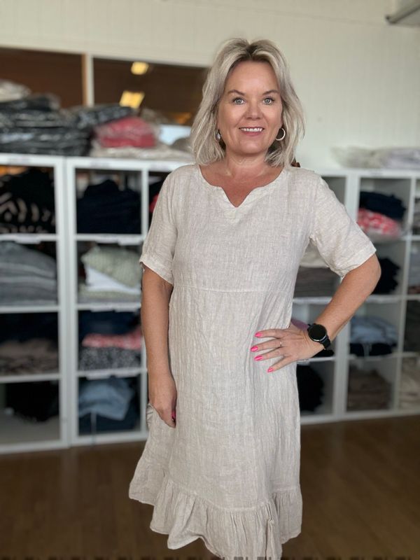 Frida lin dress sand