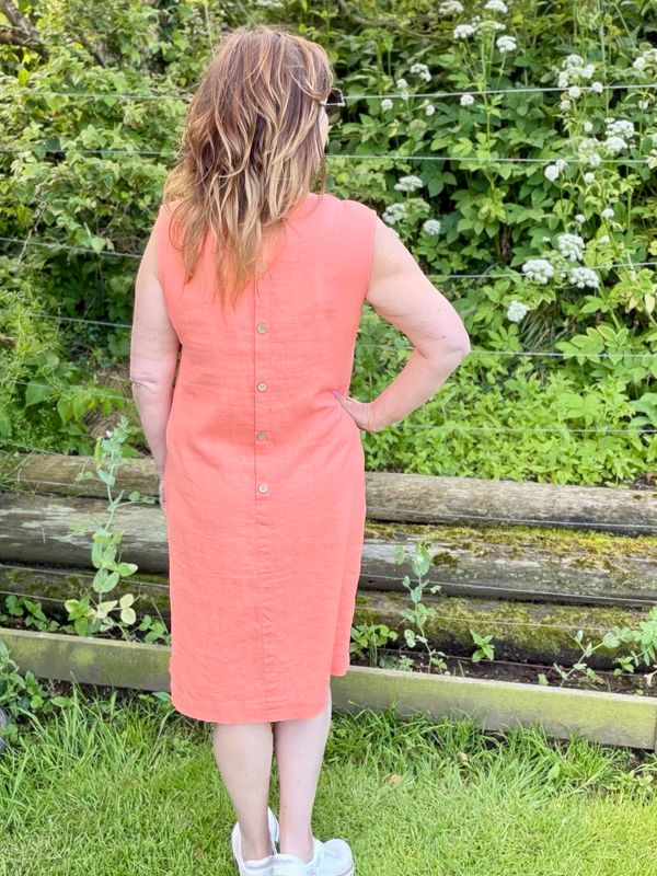 Lava dress  med knapper salmon