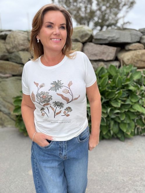 Hovedbilde Rina 30 t- shirt offwhite