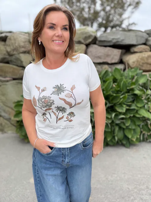Hovedbilde Rina 30 t- shirt offwhite