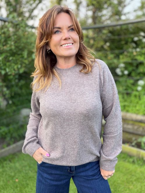 Hovedbilde Mela genser brun